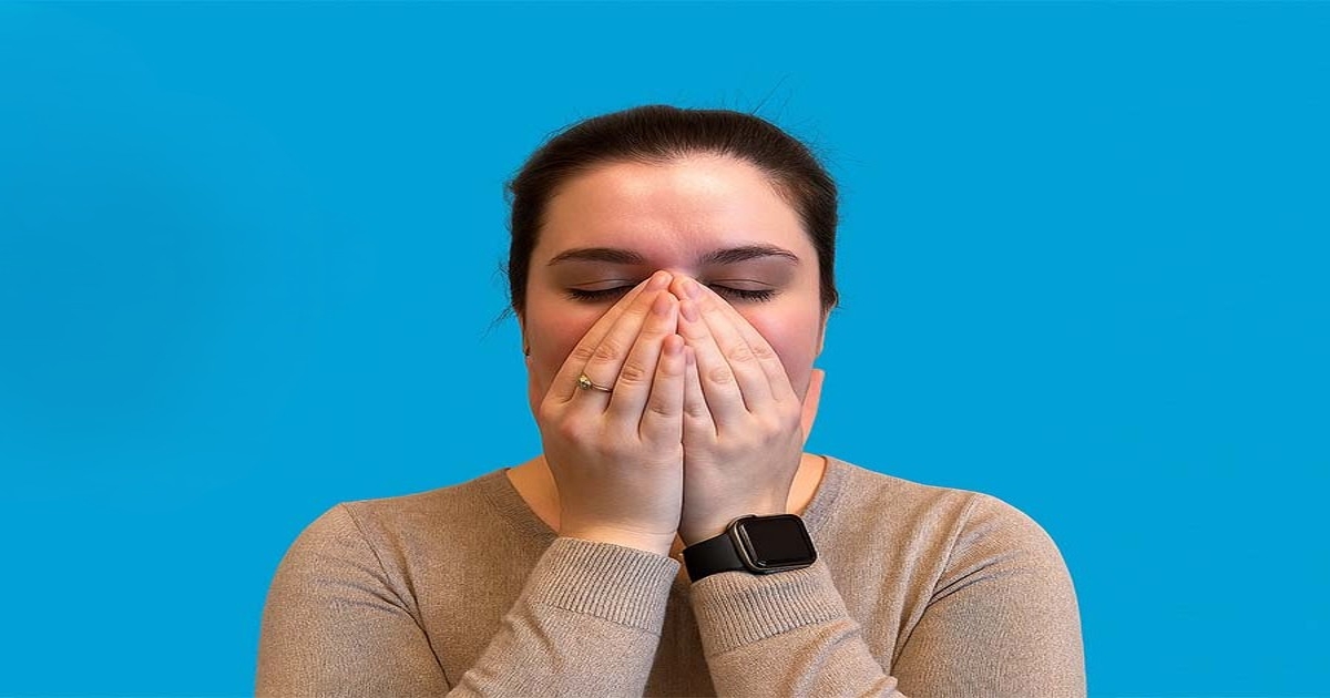 Breathing through cupped hand