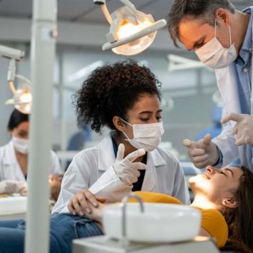 Networking Tips for Dental Students: How to Build Mentorship 